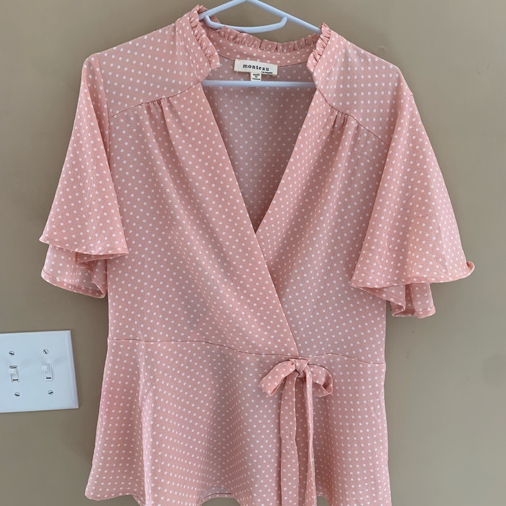 Cute Flutter Sleeve Blouse